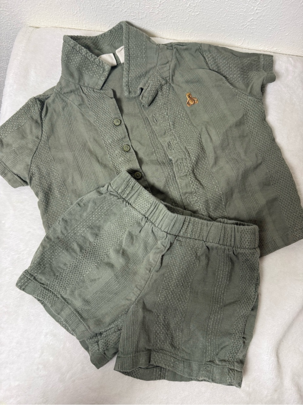 GAP Olive Green Short Sleeve Button-Front Shirt & Shorts Set